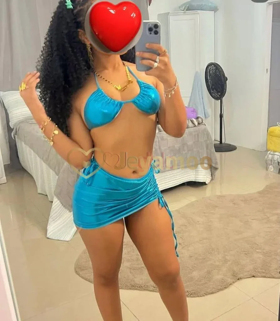 Jeune fille skinny dispo pour rencontre discrète 1